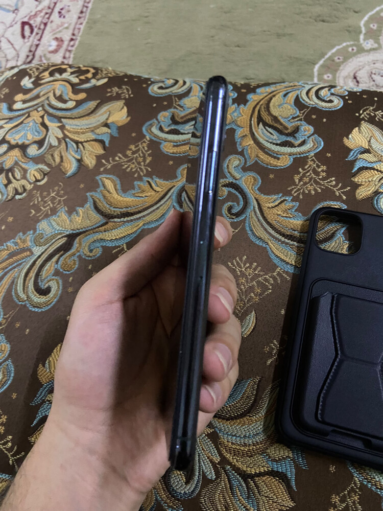 iPhone 11 Pro Max 256 GB battery100 - 9