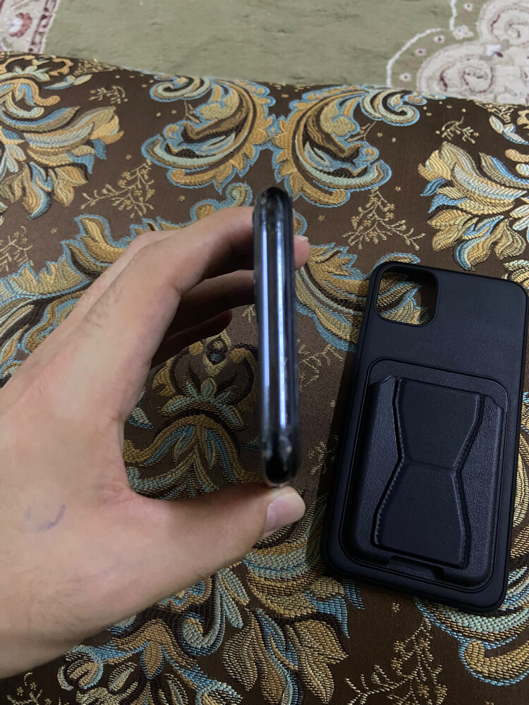 iPhone 11 Pro Max 256 GB battery100 - 8