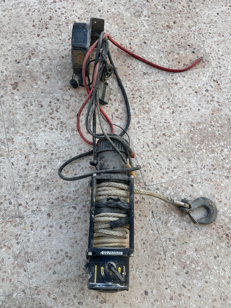 Wirless remote control winch - 2