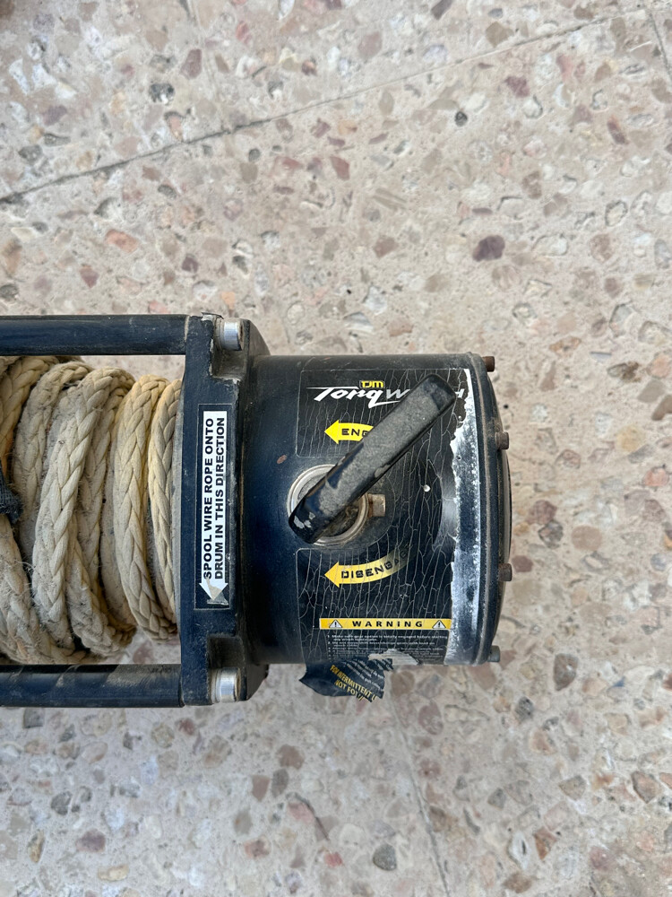 Wirless remote control winch - 1