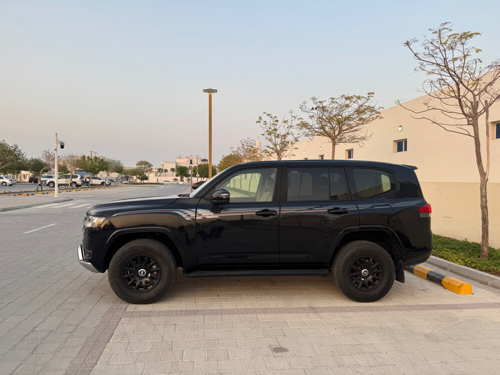 Land Cruiser 2022 GXR Black - 7