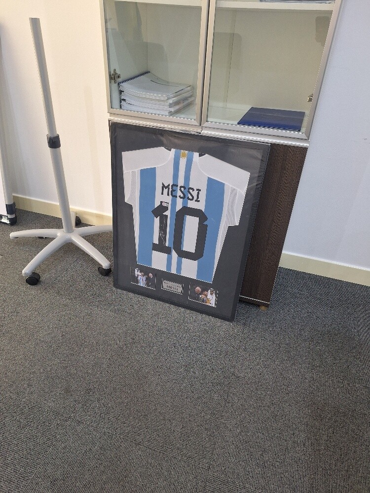 An authentic Jersey - 3