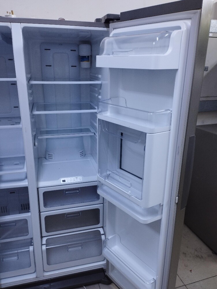 Samsung side by side door fridge - 4