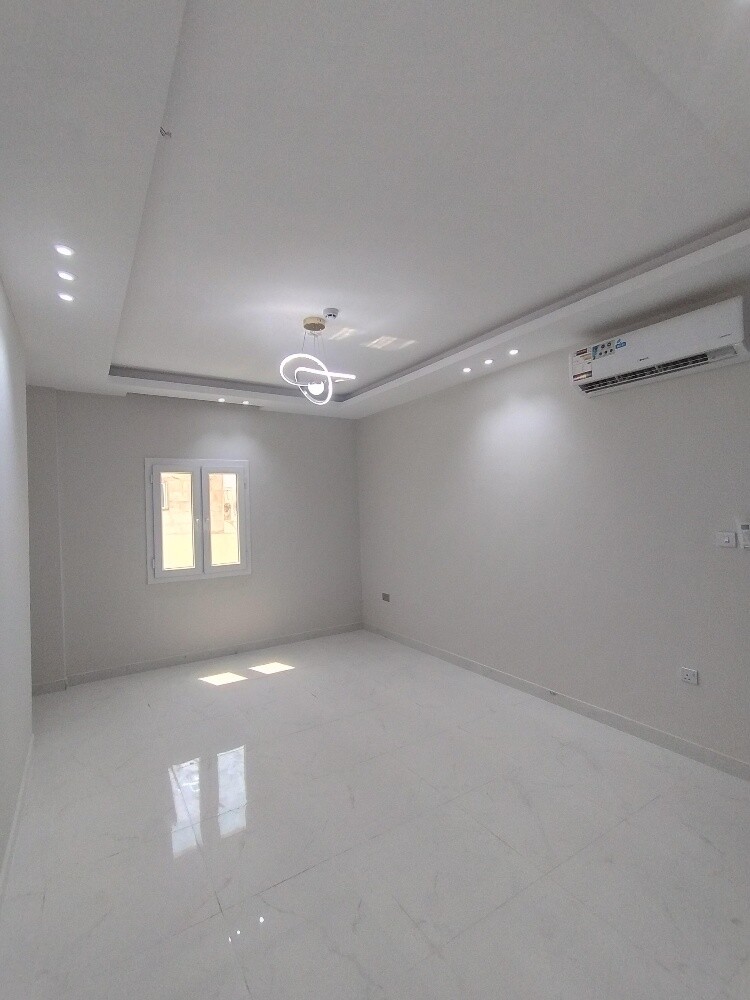 للبيع عماره جديدة 11 شقه سكنيه - 6