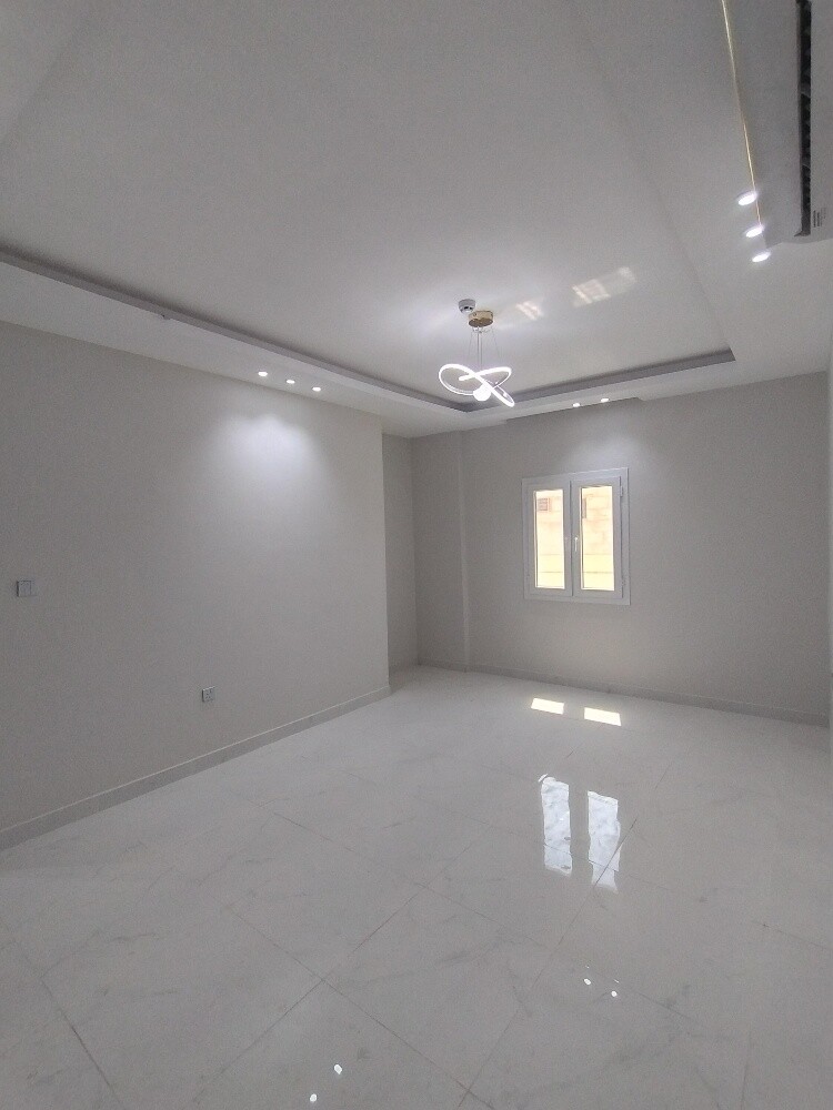 للبيع عماره جديدة 11 شقه سكنيه - 4