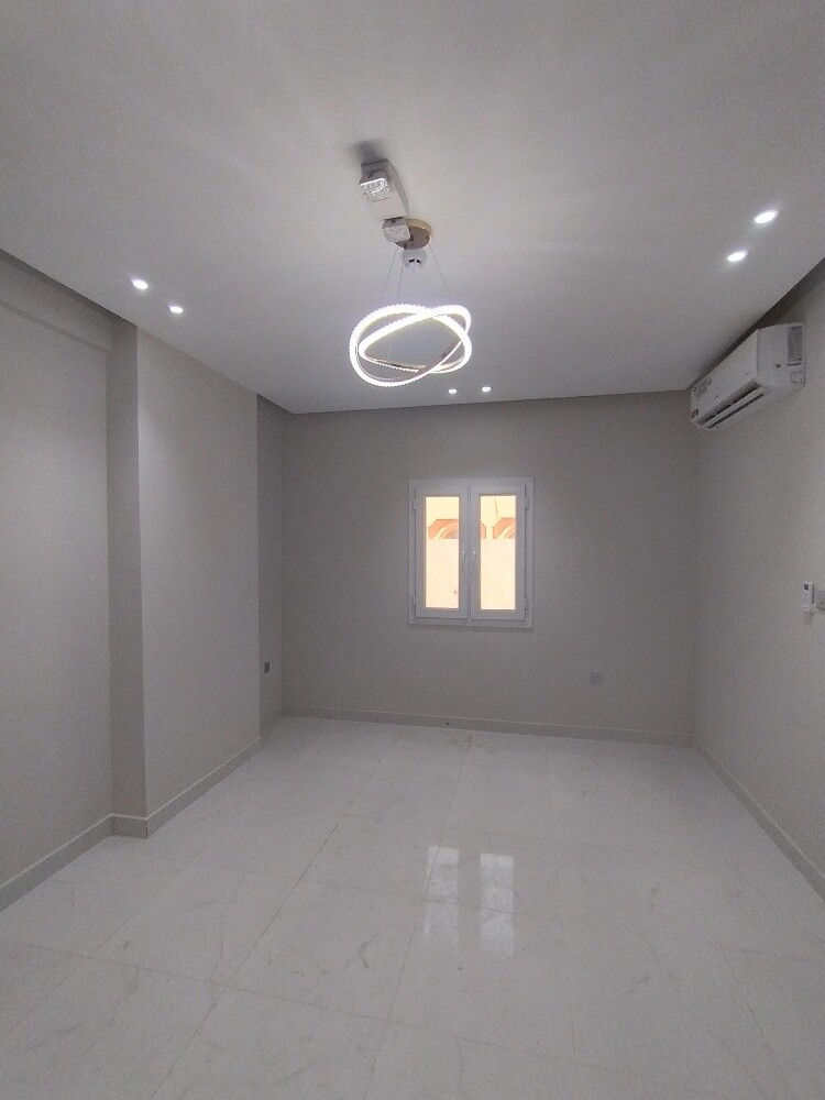 للبيع عماره جديدة 11 شقه سكنيه - 2