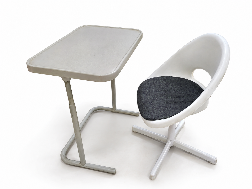 IKEA kids Chair + Adjustable Table - 1