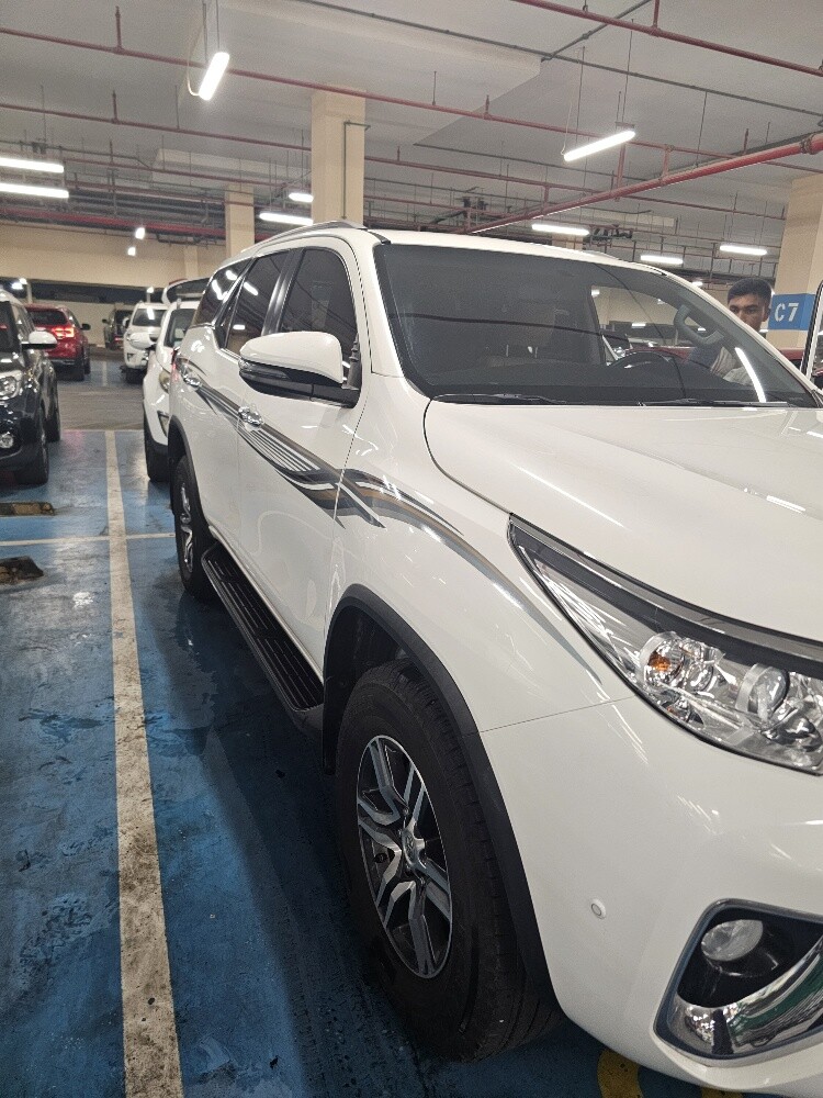 2020 Toyota Fortuner V4 Standard - 4