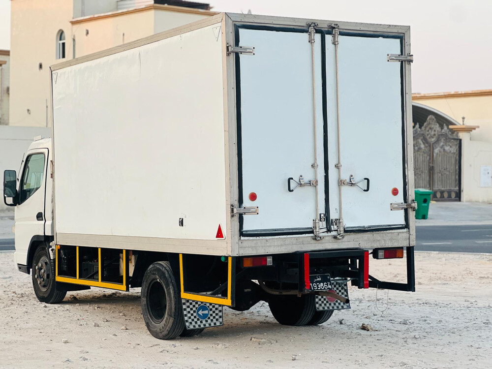mistubushi canter chiller - 3