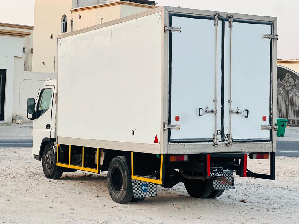mistubushi canter chiller - 4