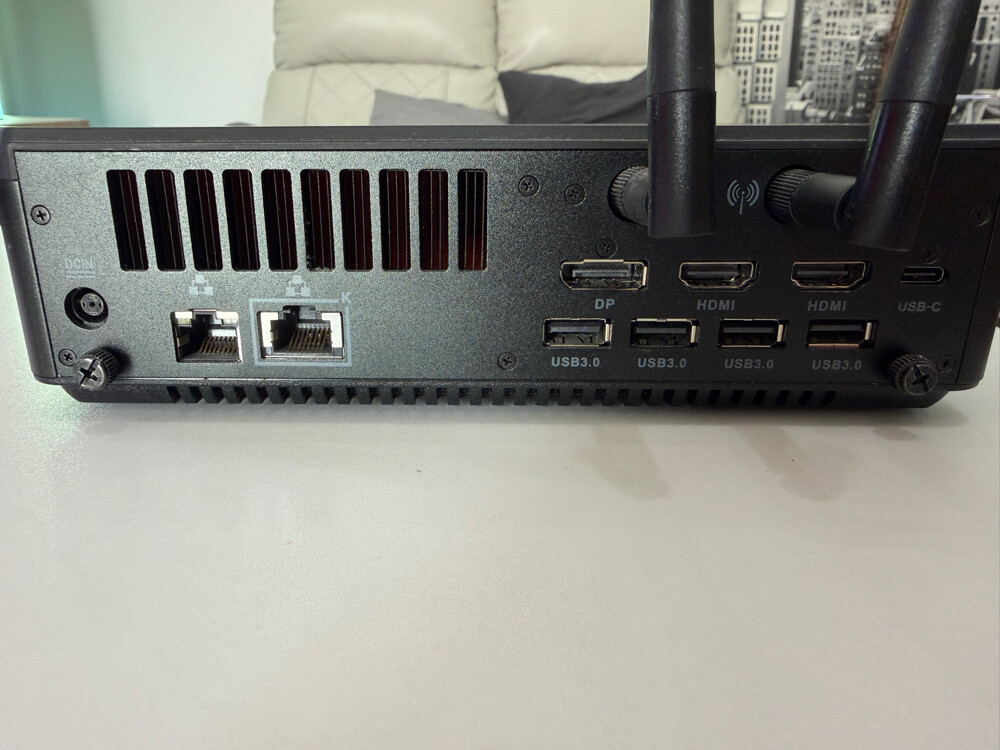 Zotac MAGNUS EN 2080 mini pc - 4