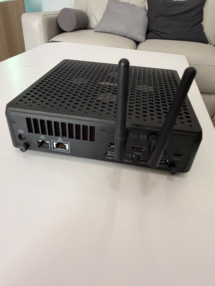 Zotac MAGNUS EN 2080 mini pc - 2