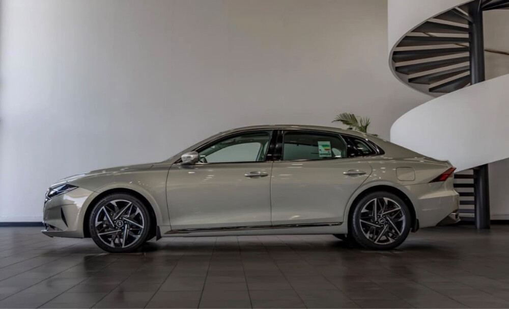 Hyundai Azera 2023 Full Option - 2