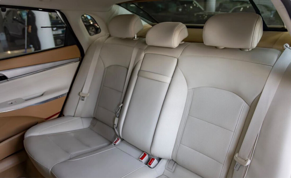 Hyundai Azera 2023 Full Option - 7
