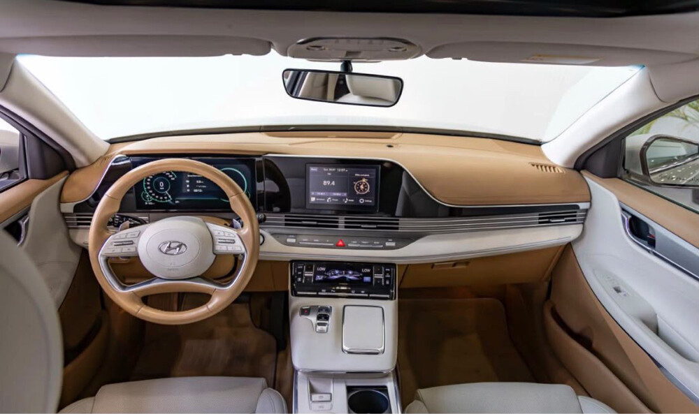 Hyundai Azera 2023 Full Option - 6