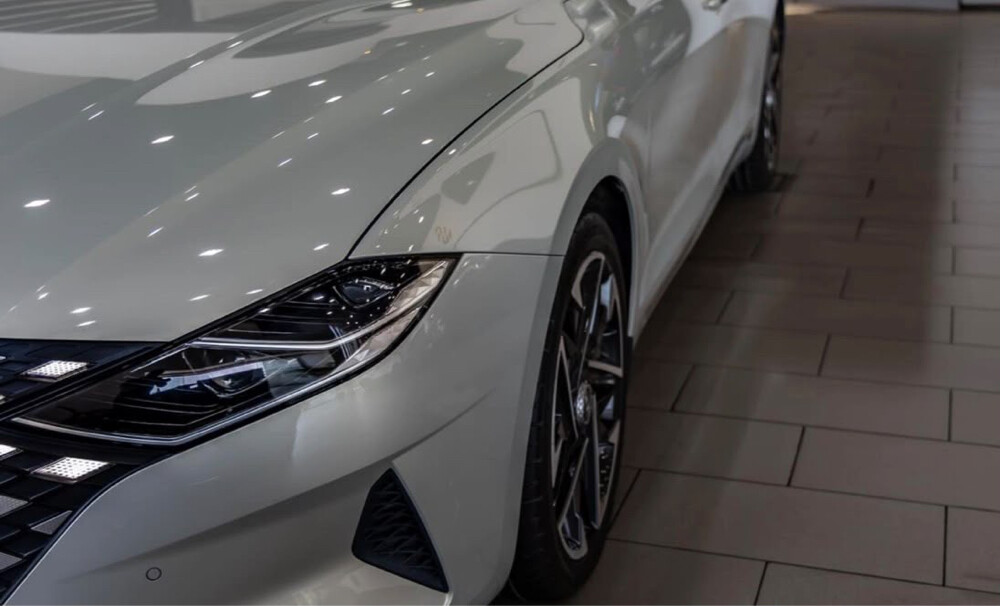 Hyundai Azera 2023 Full Option - 9