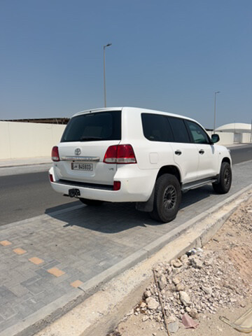 Land Cruiser 2011 G SALE - 4