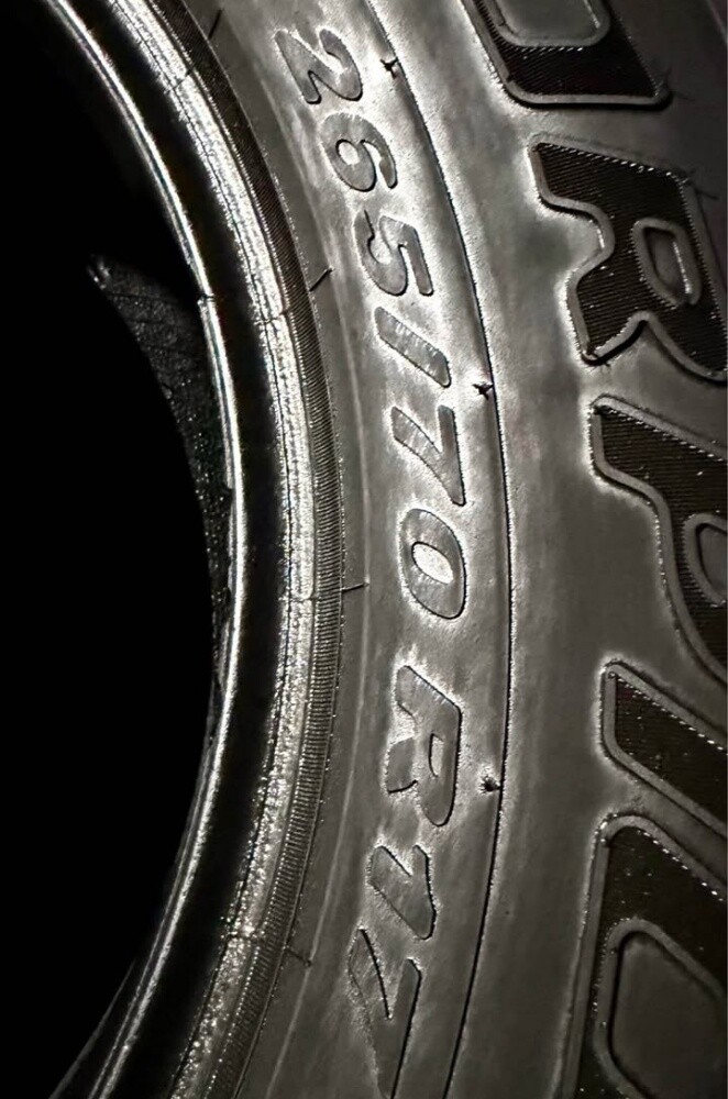 265/70/17 Pirelli Brand tyre - 5