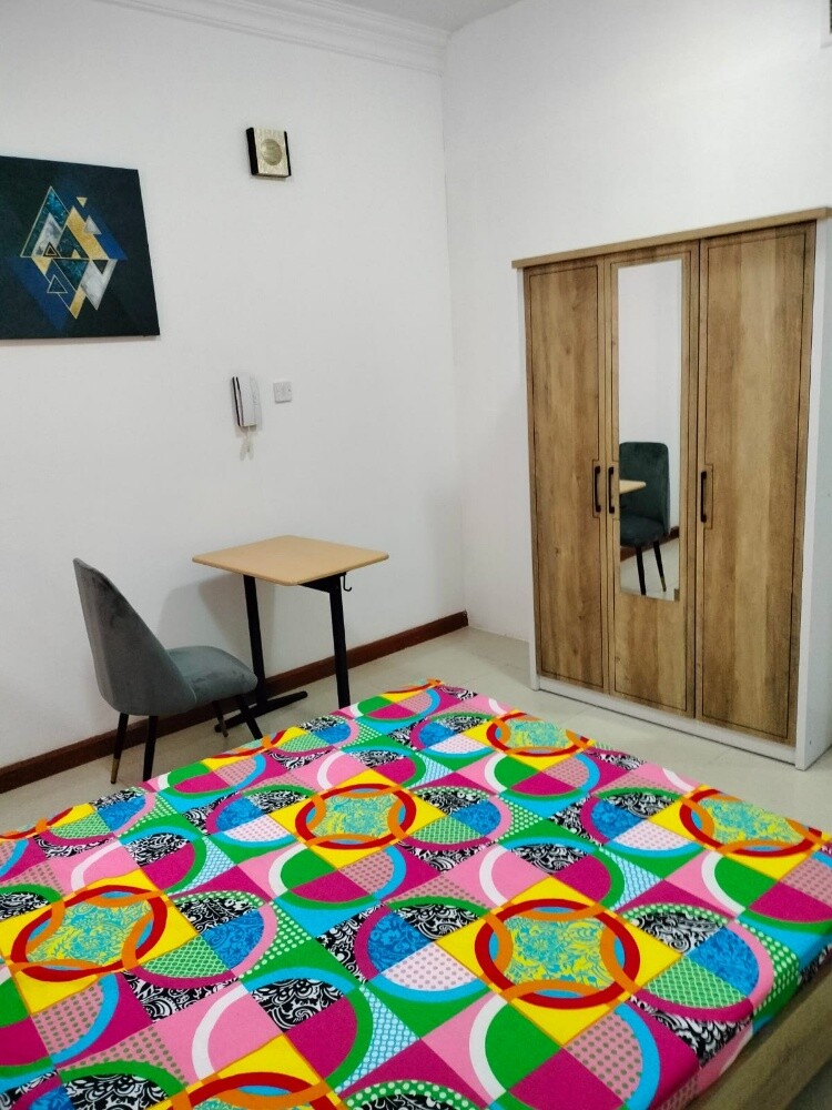 Bed,mattress,wardrobe - 1