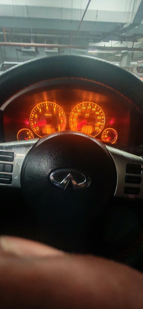 INFINITI FX35 - 8