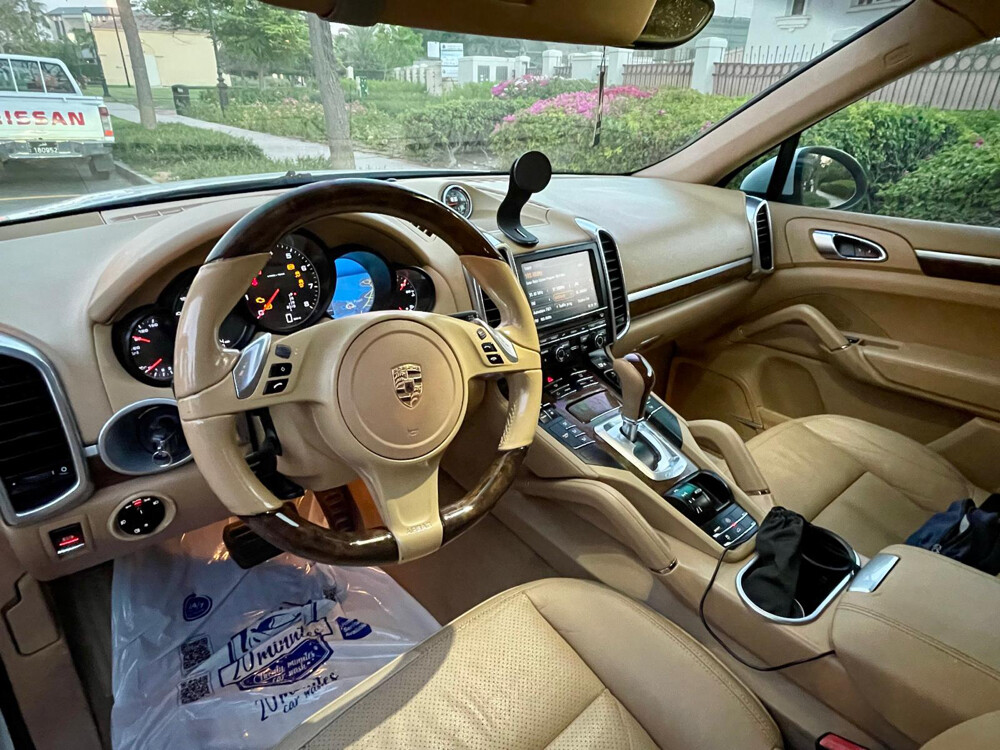 سيارة بورش استخدام راقي نظيفه جدا - 1