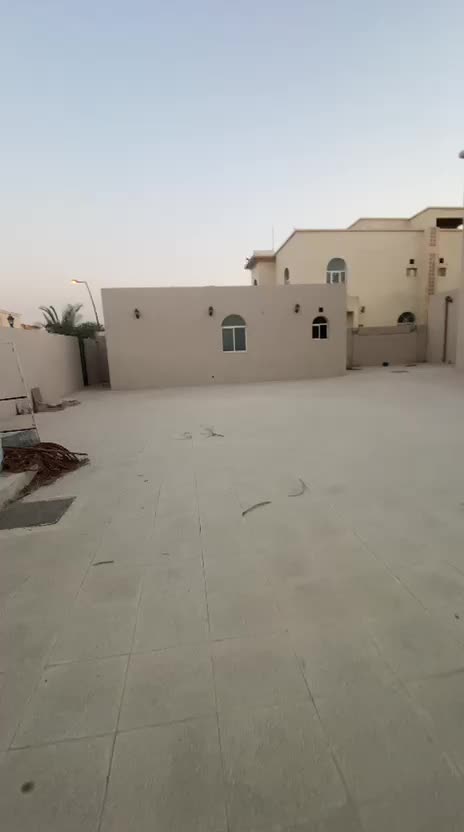 فيلا للبيع في الدفنة - 1
