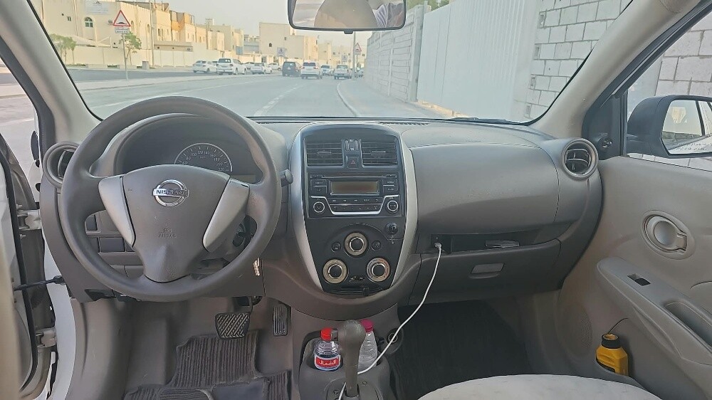 سيارة نيسان صني للبيع - 4