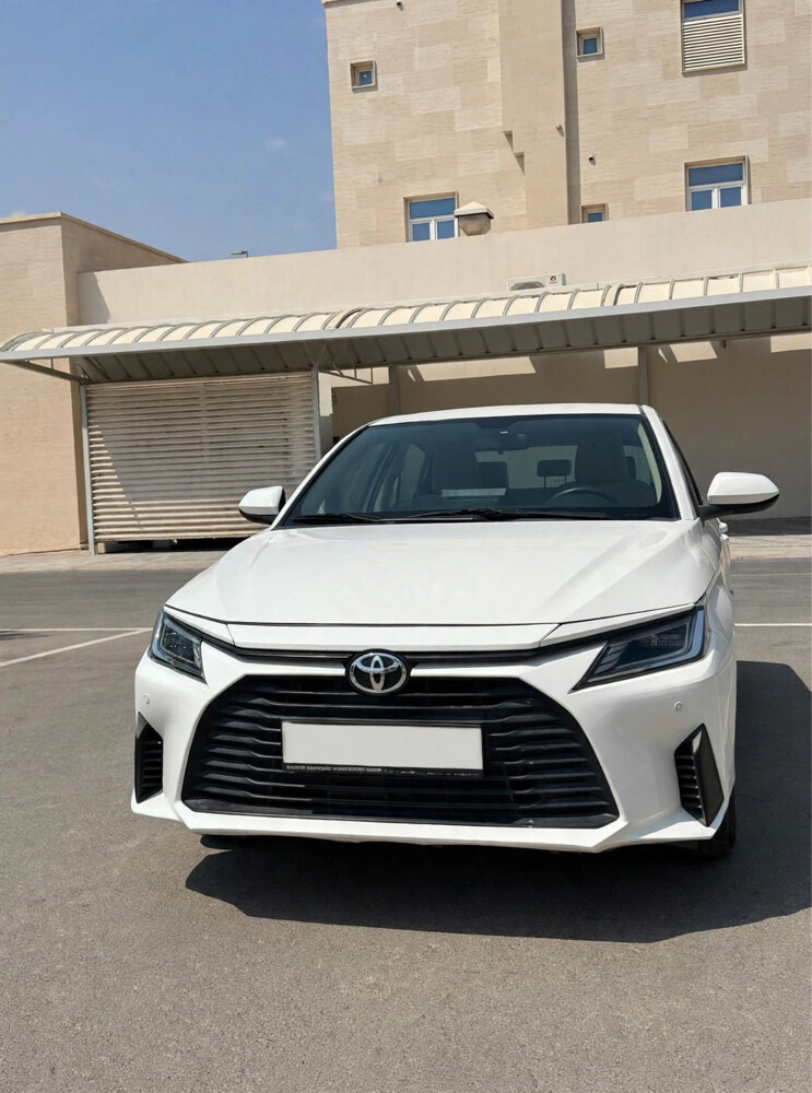 للبيع تويوتا ياريس سيدان 2023 - 5