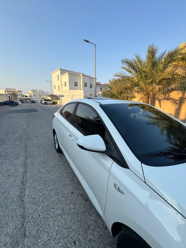 Hyundai accent full options - 3