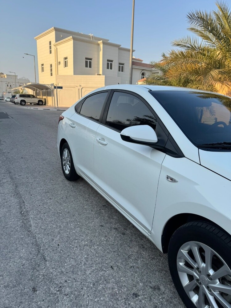 Hyundai accent full options - 6