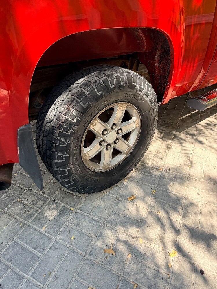 GMC Sierra SLE Low KM Red - 4