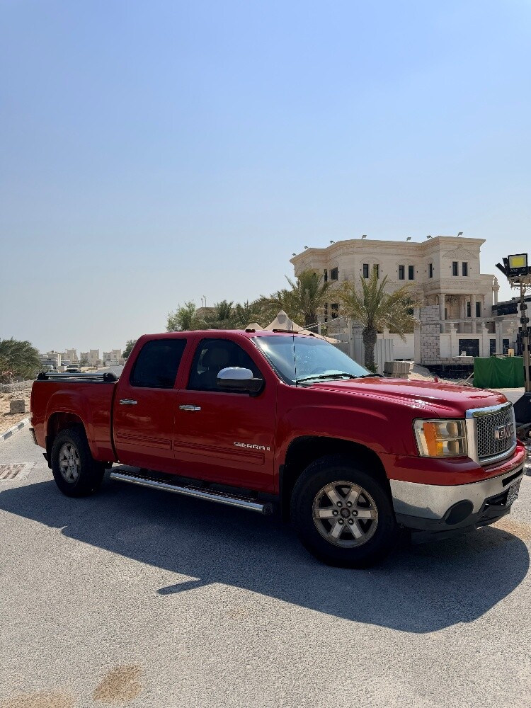 GMC Sierra SLE Low KM Red - 5