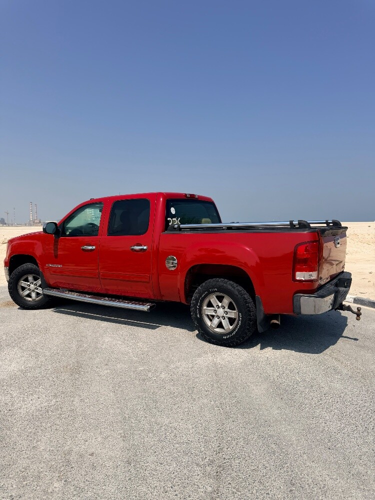 GMC Sierra SLE Low KM Red - 8