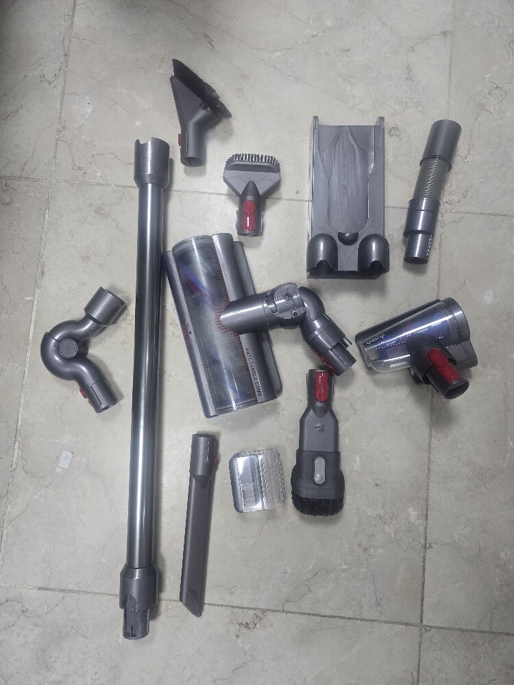 dyson vacuum machine v15 - 1