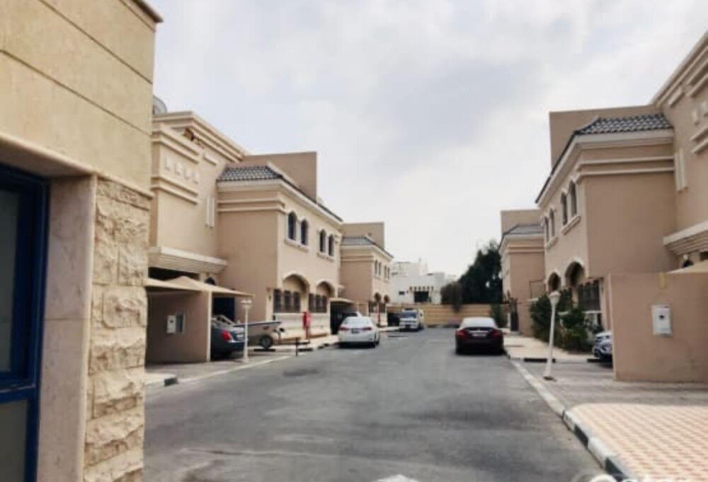 فيلا للايجار داخل مجمع في الريان - 12