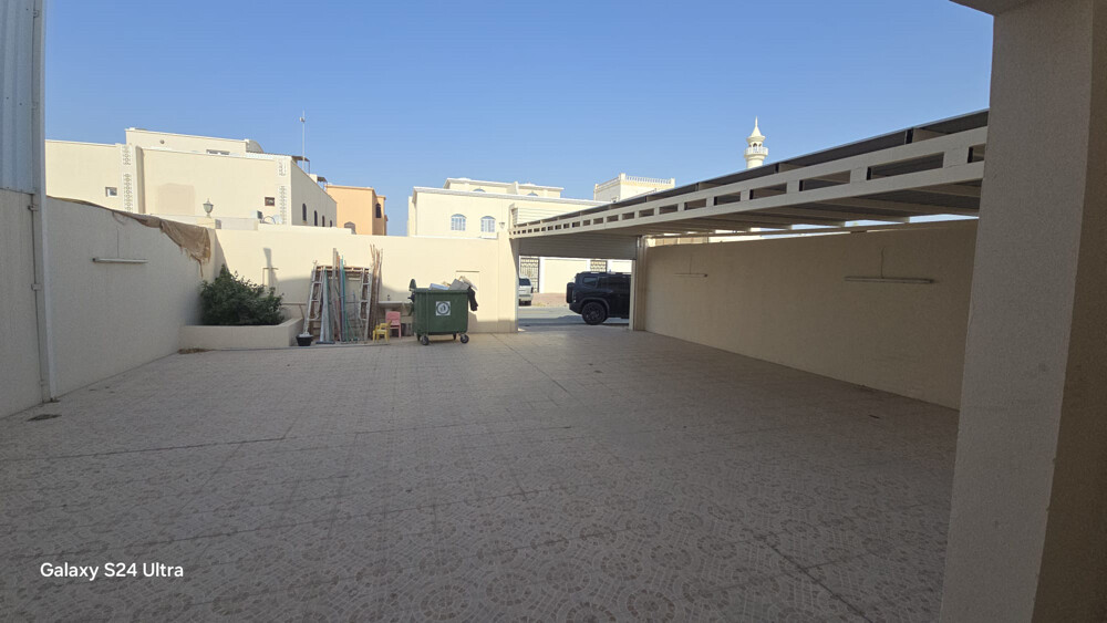 للإيجار فيلا الخور اول ساكن ممتاز - 2
