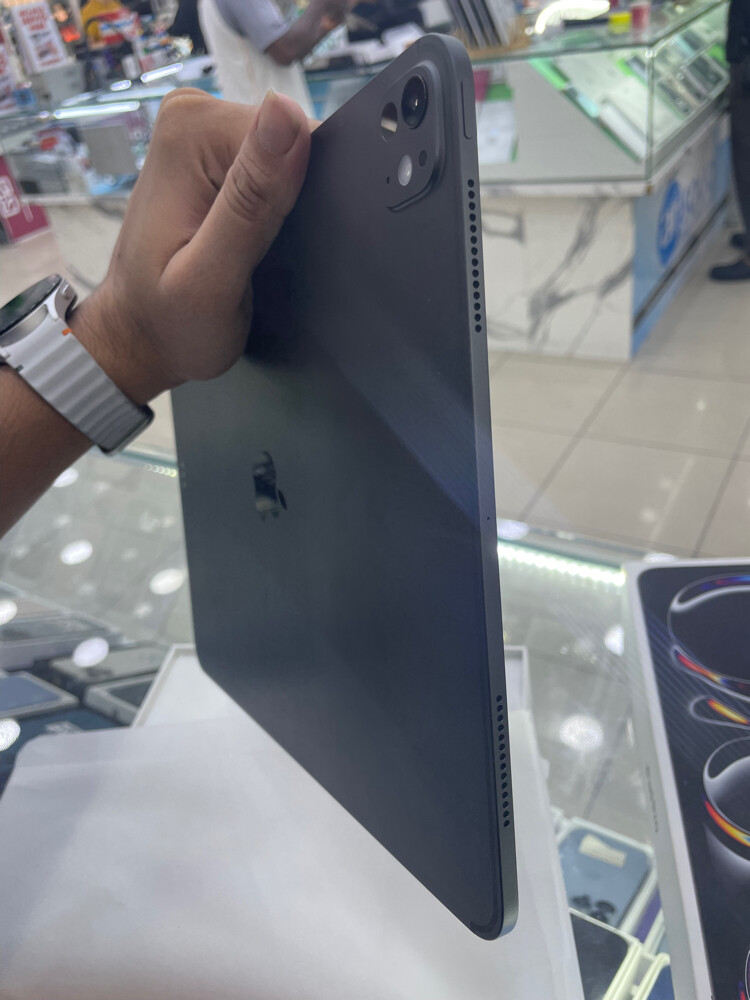 iPad Pro m5 13inches 256gb - 6