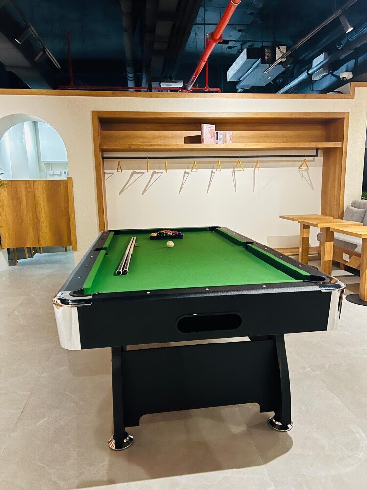 Billiard pool table 8 fits - 2