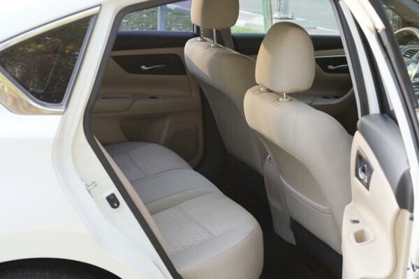 Nissan Altima  - S -  2017 - 7