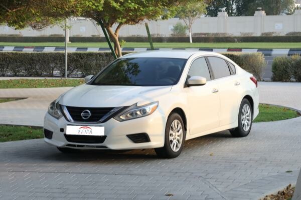 Nissan Altima  - S -  2017 - 2