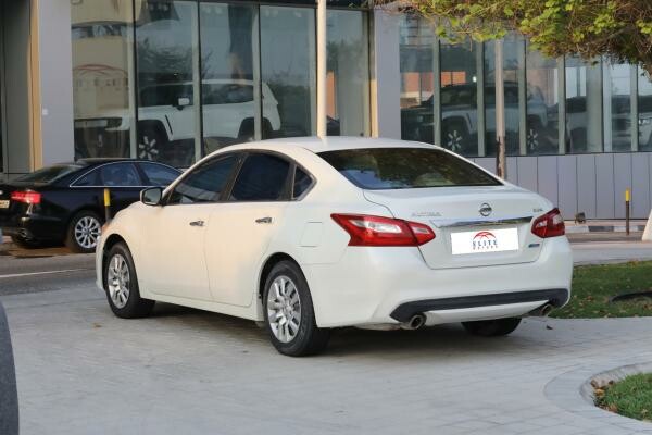 Nissan Altima  - S -  2017 - 6