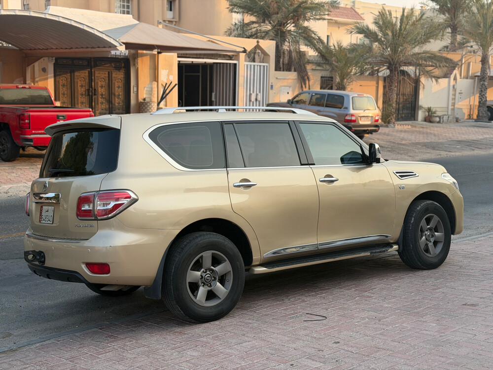 Nissan petrol platinum 2014 - 2