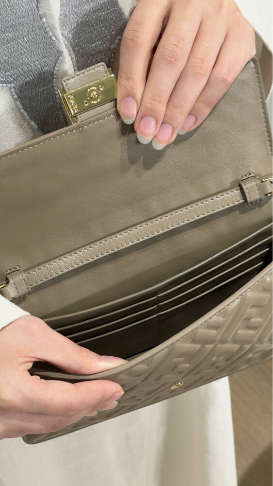 FND Wallet On Chain Baguette Dove - 8