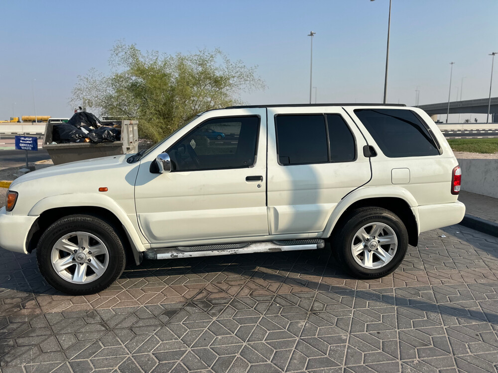 Nissan Pathfinder (2003) - 2