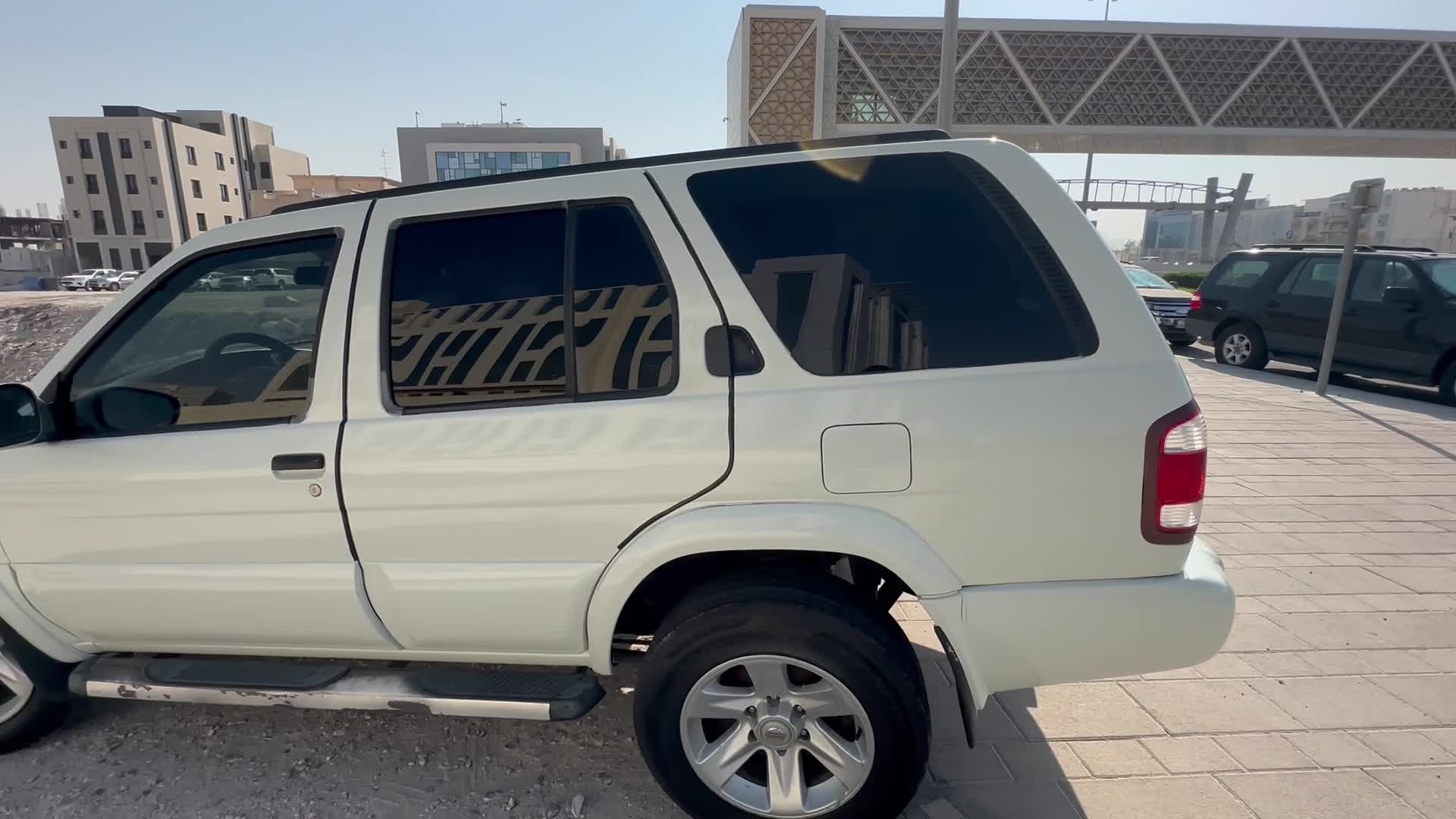 Nissan Pathfinder (2003) - 1