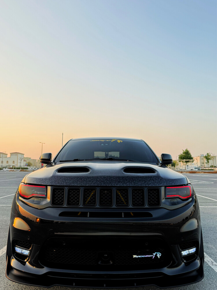 Jeep grand Cherokee SRT - 13
