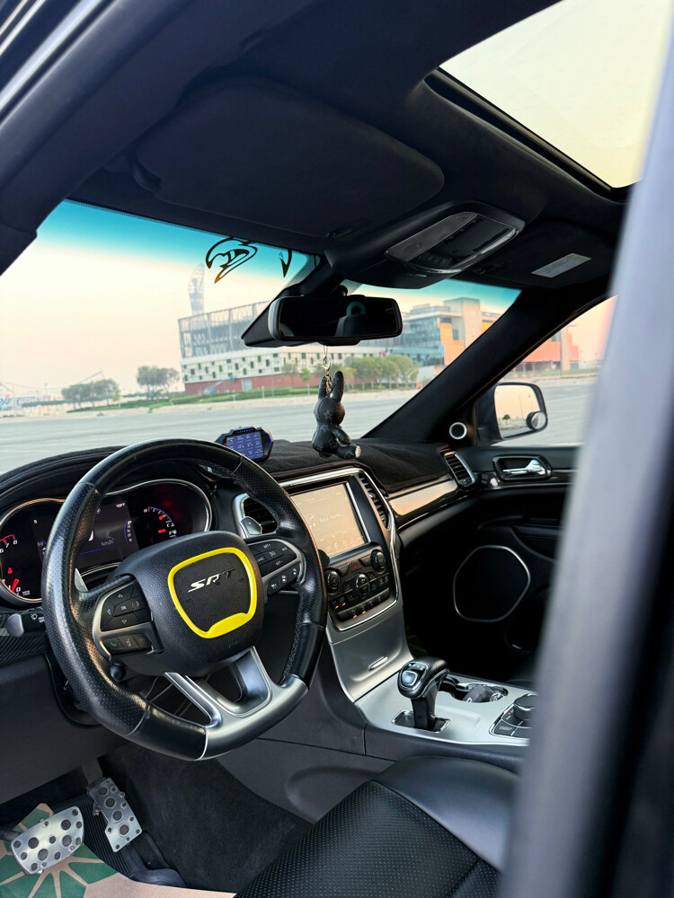 Jeep grand Cherokee SRT - 7