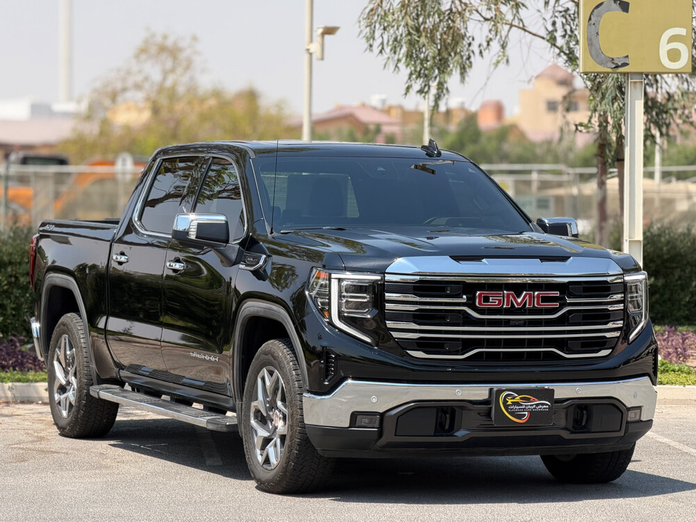 GMC Sierra  - 3