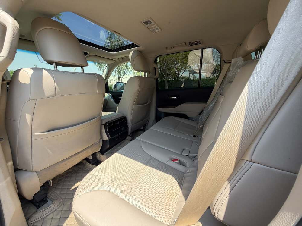 Toyota Land Cruiser GXR - 13