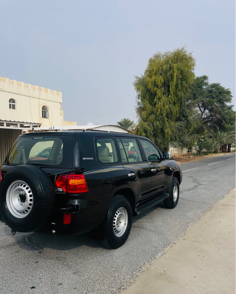 land cruiser VXR - 4